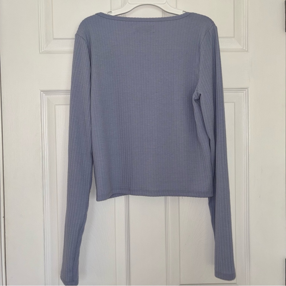 Hollister Ribbed Keyhole Cardigan - Picture 2 of 7